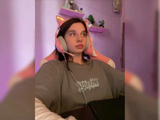 Live sex webcam photo for MossiPolli #277930367