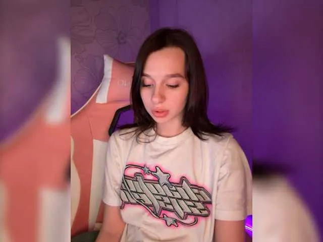 Live sex webcam photo for MossiPolli #278096724