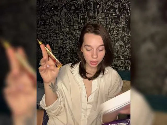 Live sex webcam photo for MossiPolli #278220875