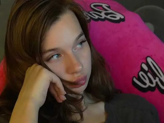 Live sex webcam photo for MossiPolli #291309172