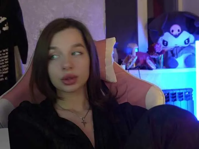 Live sex webcam photo for MossiPolli #291881332