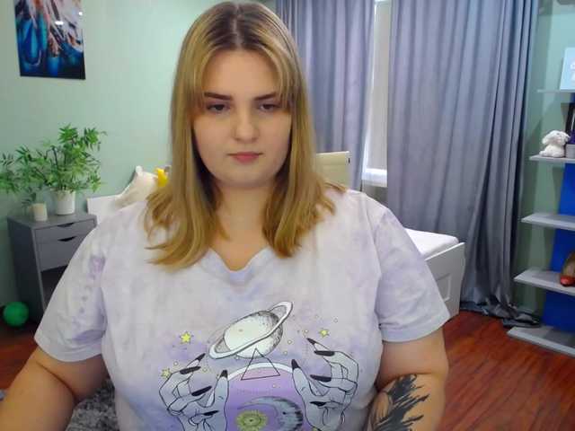 Live sex webcam photo for MothForLuck #273774659