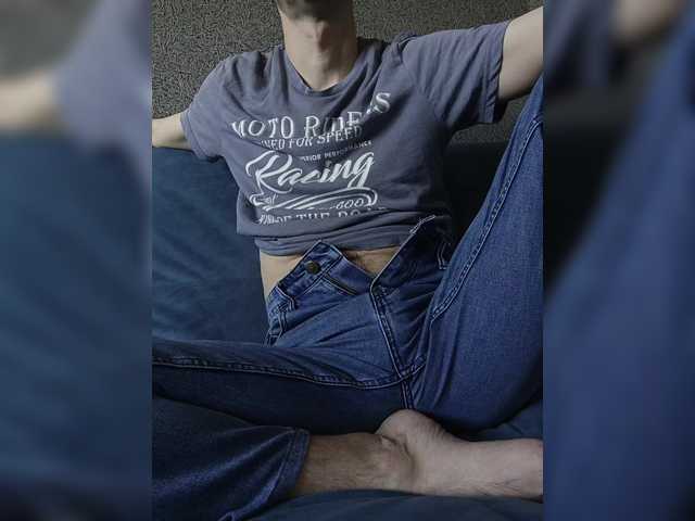 Live sex webcam photo for Mr-Mars #290437678