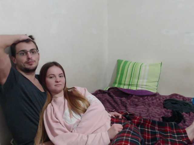 Live sex webcam photo for Mr-Mrs-V #272135163