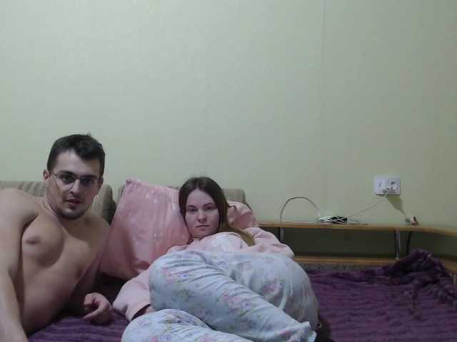 Live sex webcam photo for Mr-Mrs-V #272452193