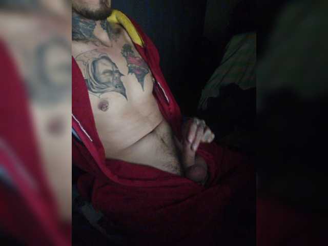 Live sex webcam photo for Mr-Red342 #276308567