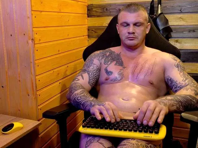 Live sex webcam photo for MrKray1 #292358574