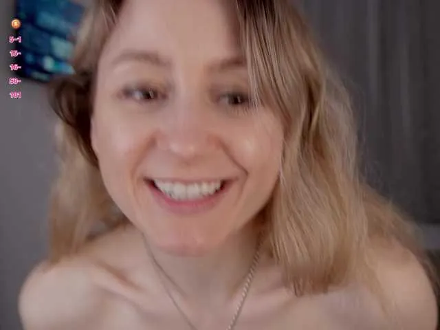 Live sex webcam photo for MrsMilana #293772241