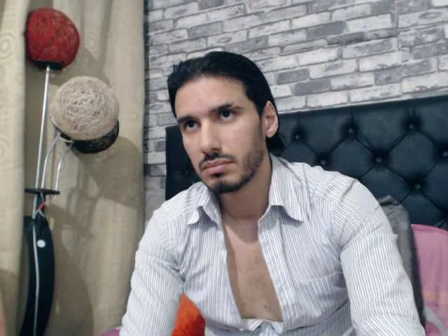 Live sex webcam photo for Mrtyler6 #278177113