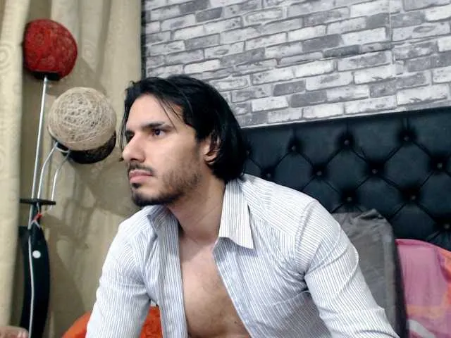 Live sex webcam photo for Mrtyler6 #278178427