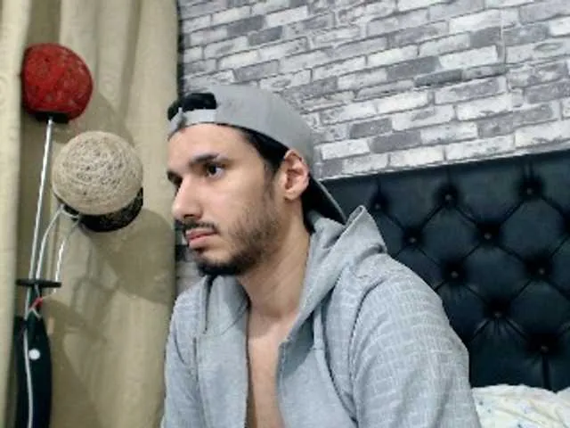 Live sex webcam photo for Mrtyler6 #288542577