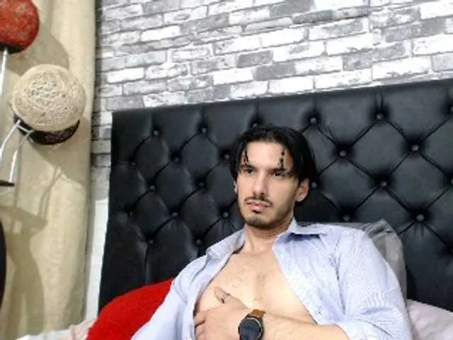 Live sex webcam photo for Mrtyler6 #289537713
