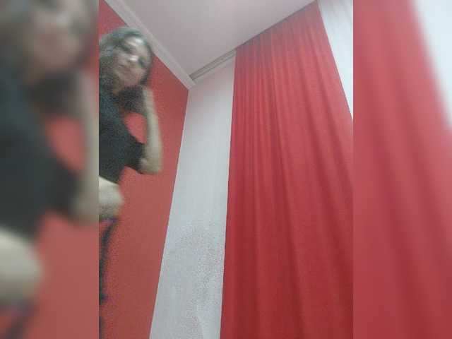 Live sex webcam photo for MsHsFuck555 #275305657