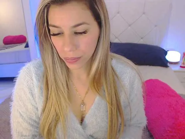 Live sex webcam photo for MsSofia #273615891