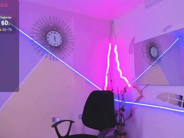 Live sex webcam photo for MsZoehans #278055640