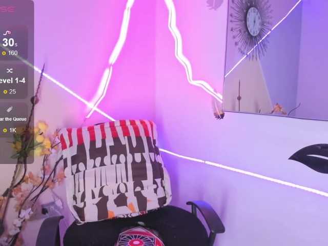 Live sex webcam photo for MsZoehans #278105937