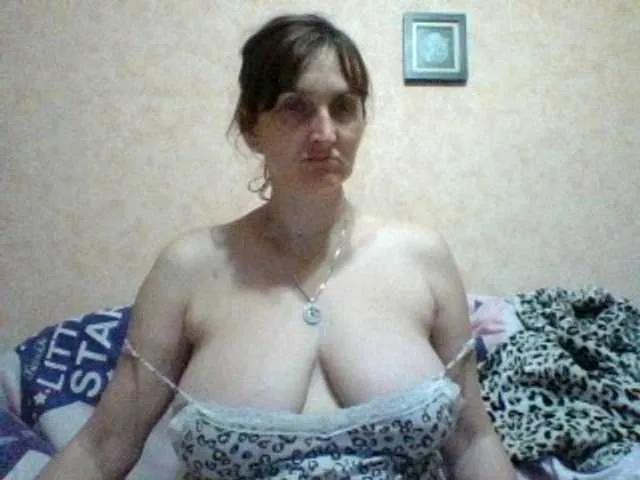 Live sex webcam photo for MssAngela #288008780