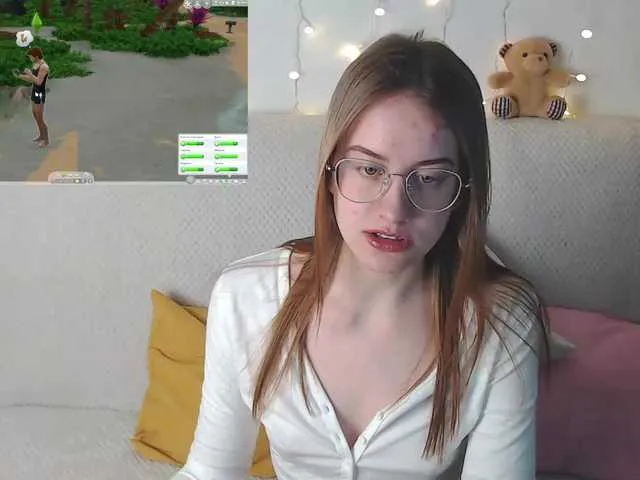 Live sex webcam photo for MuaMuaMary11 #272439961
