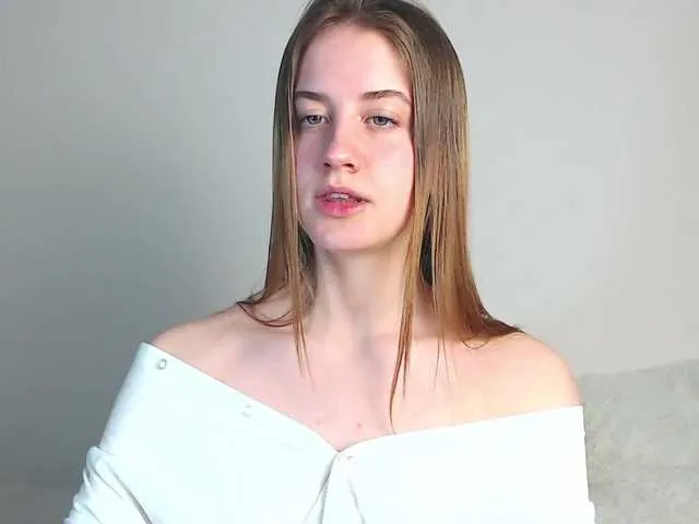 Live sex webcam photo for MuaMuaMary11 #273371386