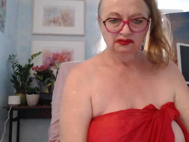 Live sex webcam photo for MucMilf59 #275569386