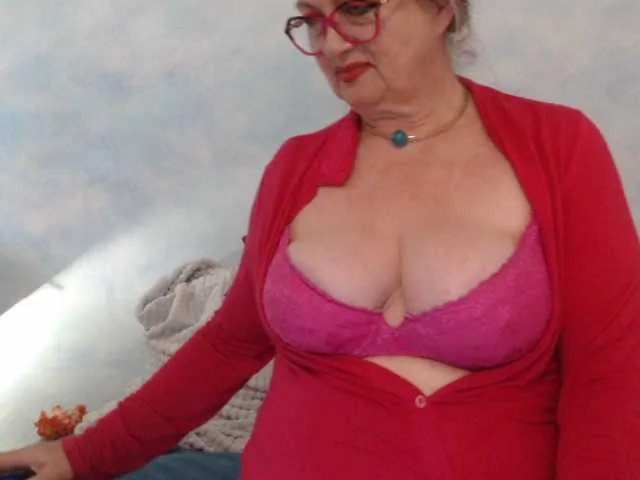 Live sex webcam photo for MucMilf59 #275588287