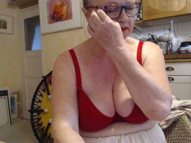 Live sex webcam photo for MucMilf59 #275642053