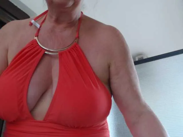 Live sex webcam photo for MucMilf59 #276190680