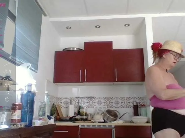 Live sex webcam photo for MucMilf59 #277541694