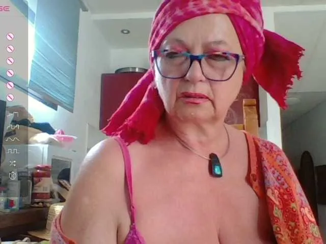 Live sex webcam photo for MucMilf59 #277562509