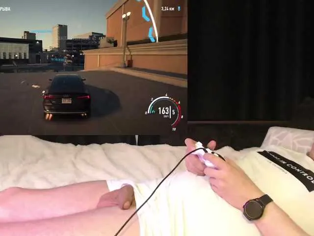 Live sex webcam photo for Mudryy-yevrey #275480507