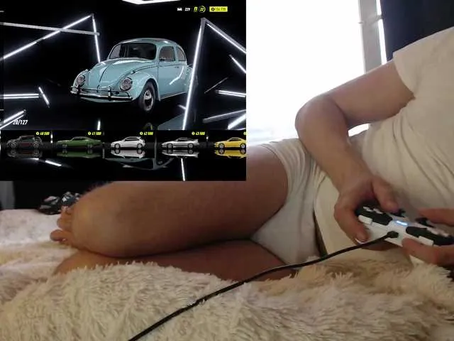 Live sex webcam photo for Mudryy-yevrey #275607796