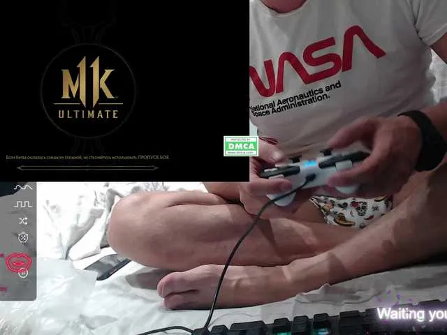 Live sex webcam photo for Mudryy-yevrey #275621727