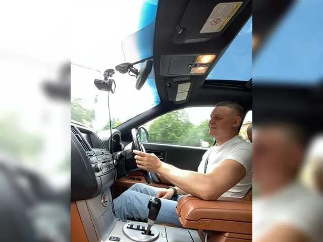 Live sex webcam photo for Mudryy-yevrey #275625804