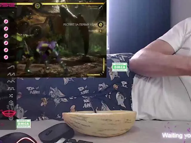 Live sex webcam photo for Mudryy-yevrey #275627214