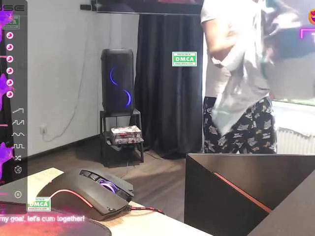 Live sex webcam photo for Mudryy-yevrey #275655210