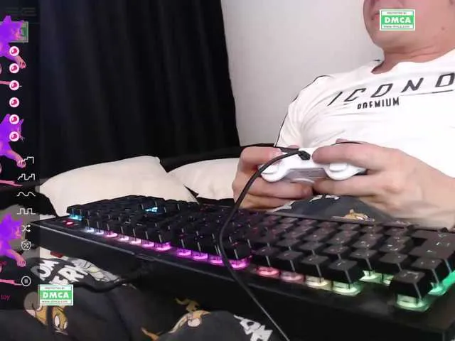 Live sex webcam photo for Mudryy-yevrey #275700946