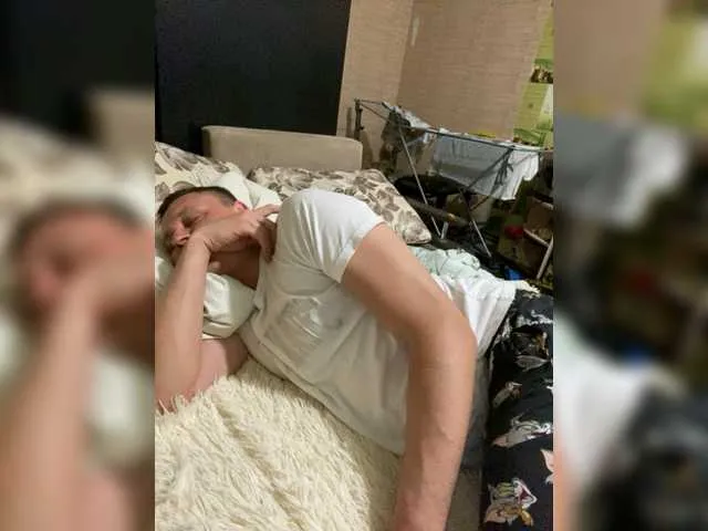 Live sex webcam photo for Mudryy-yevrey #275744743