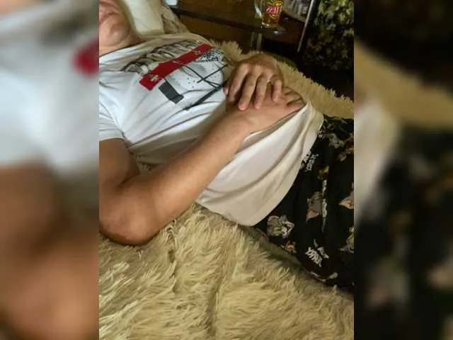 Live sex webcam photo for Mudryy-yevrey #275920704