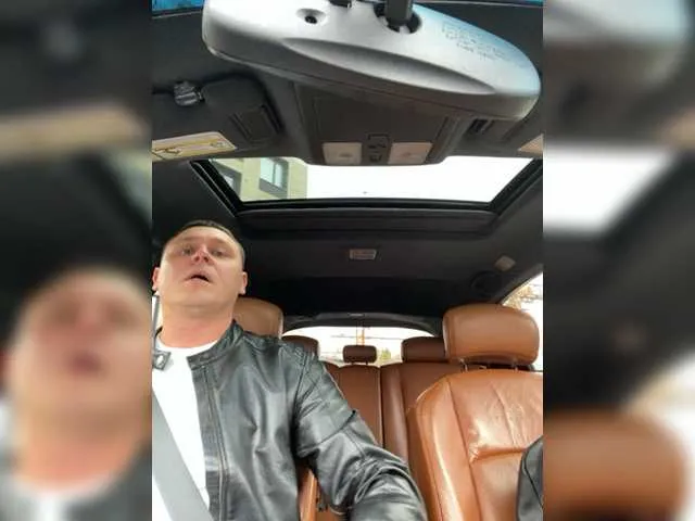 Live sex webcam photo for Mudryy-yevrey #276544302