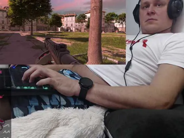 Live sex webcam photo for Mudryy-yevrey #276545588