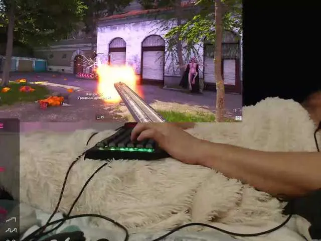 Live sex webcam photo for Mudryy-yevrey #276594729