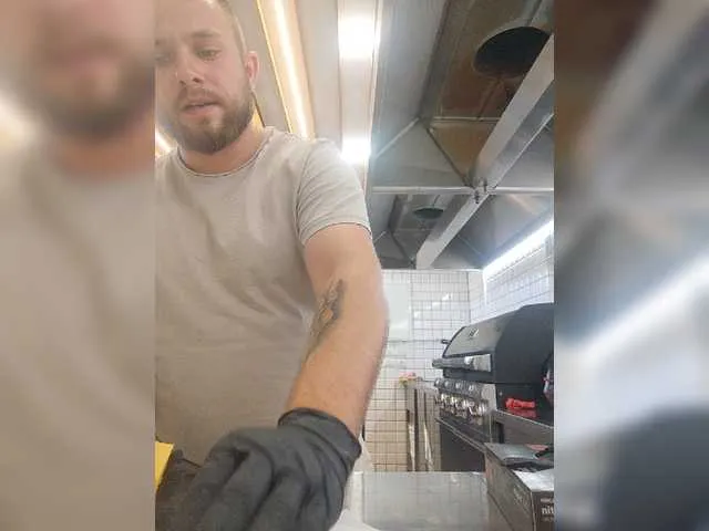 Live sex webcam photo for MultikKH #276113179