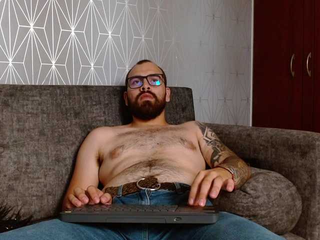 Live sex webcam photo for MustafaZekki #275978248