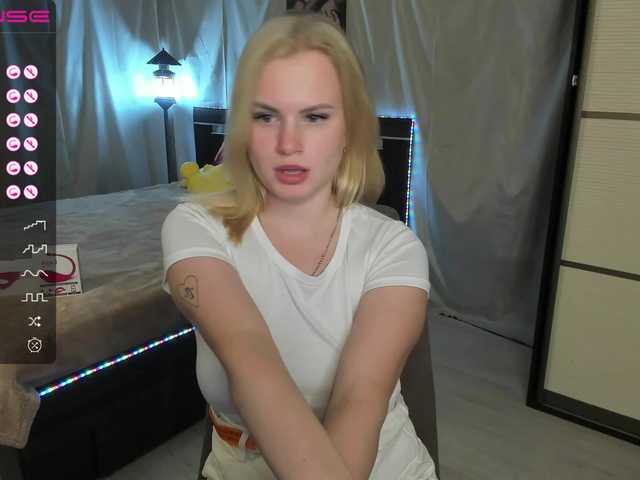 Live sex webcam photo for My-cute-girl #275667012