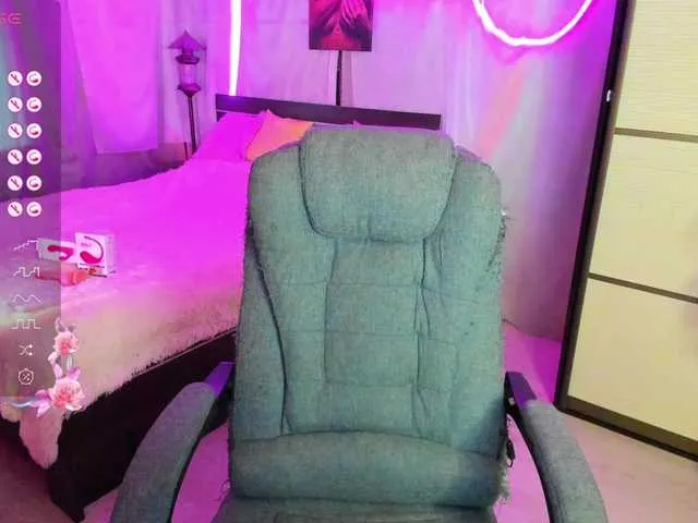 Live sex webcam photo for My-cute-girl #290970880