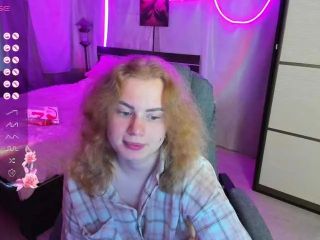 Live sex webcam photo for My-cute-girl #290984644