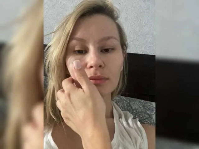 Live sex webcam photo for My-love33 #275661536