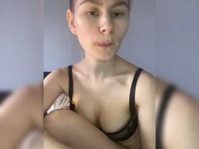 Live sex webcam photo for My-love33 #277311248