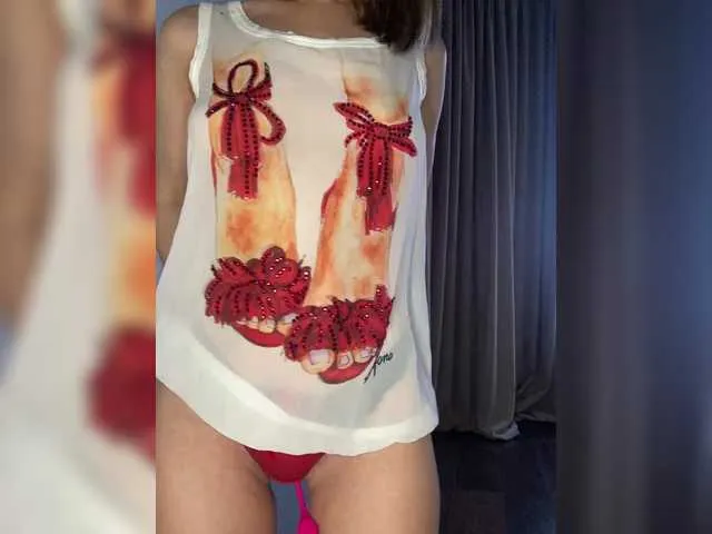 Live sex webcam photo for My-love33 #290184481
