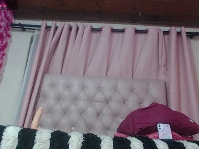 Live sex webcam photo for My-melody #277715413